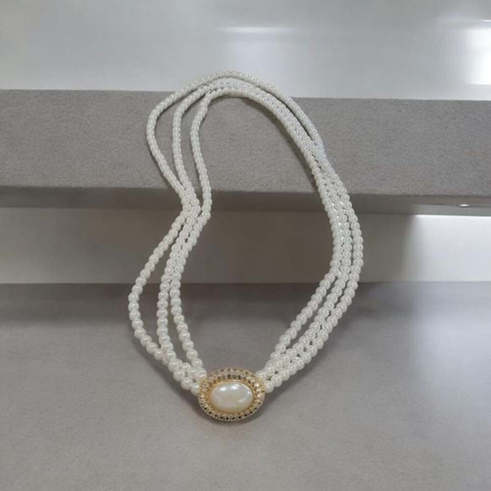 Three Layer Pearl Pendant necklace
